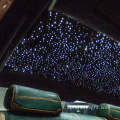 Soffitto luminoso della stella cadente dell'automobile